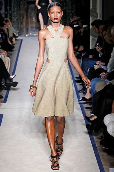 Look 25